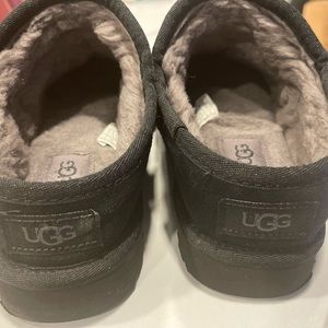 Classic UGG Slipper Women's Size 9 (Purchased 11/1/2022)